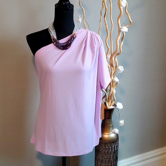 Halogen Tops - Halogen XL women top. Perfect for spring or summer. Necklace not included